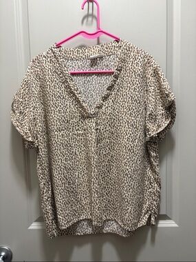 GAP Cream Leopard Print V-Neck Blouse